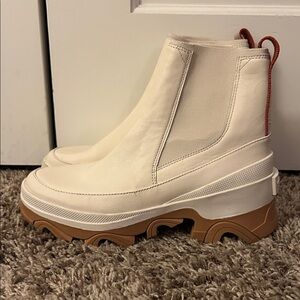Like New Sorel Waterproof Boots